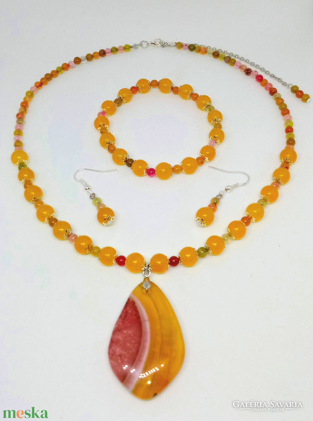 Sárga és színes achát nyaklánc, karkötő és fülbevaló szett - ékszer - ékszerszett - Meska.hu