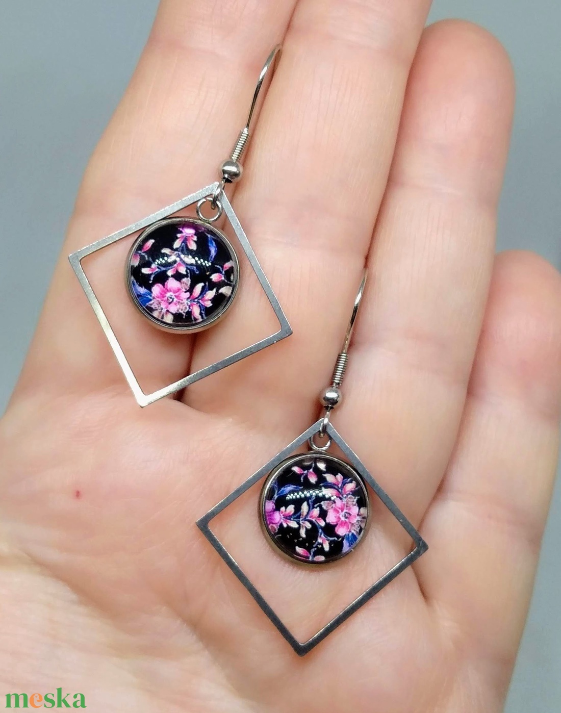 Pink virágos üveg cabochon nyaklánc-fülbevaló szett - ékszer - ékszerszett - Meska.hu