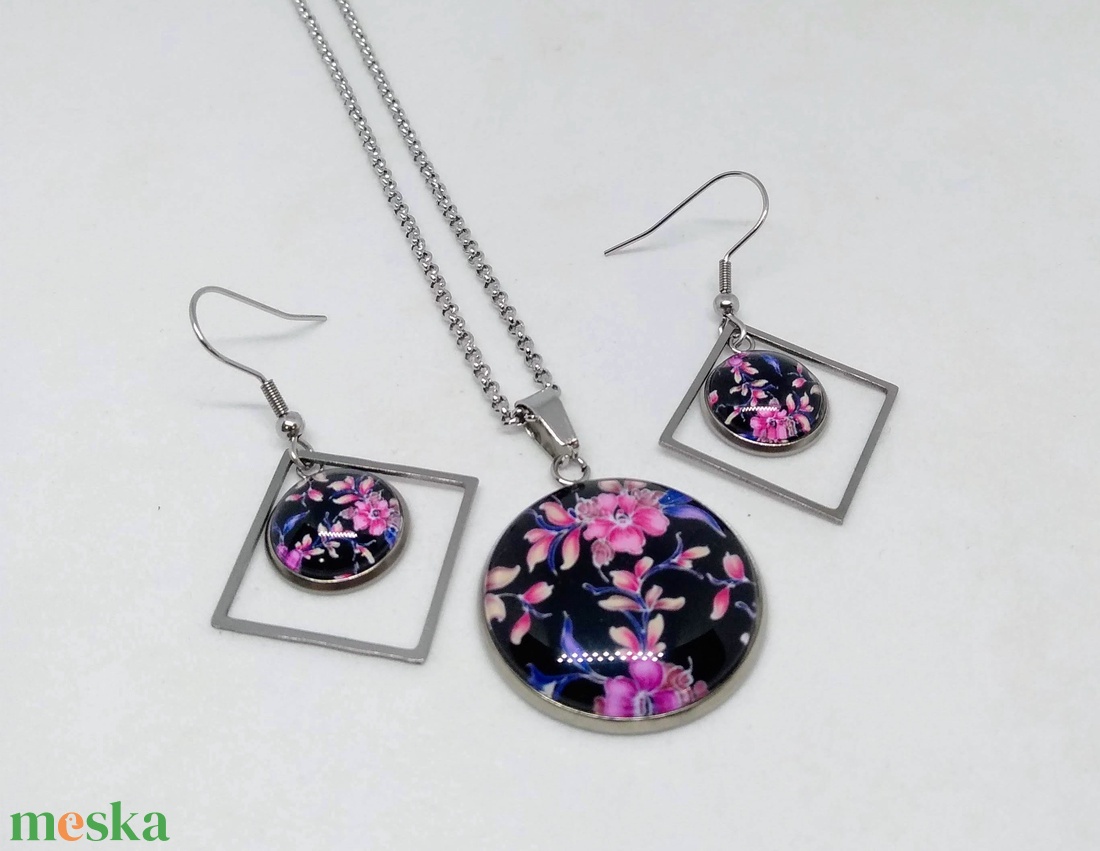 Pink virágos üveg cabochon nyaklánc-fülbevaló szett - ékszer - ékszerszett - Meska.hu