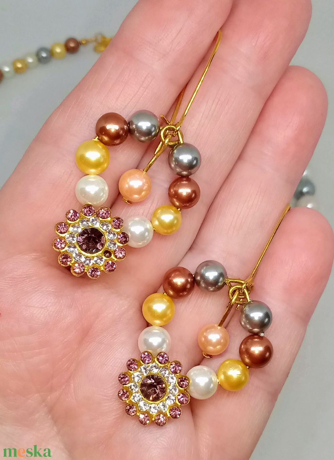 Színes tekla gyögy nyaklánc és fülbevaló szett kristályos medállal - ékszer - ékszerszett - Meska.hu