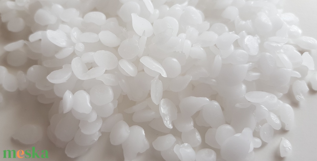 Paraffin gyertyaöntéshez (1 kg) - kellékek & szerszámok - vegyes alapanyag - Meska.hu Paraffin gyertyaöntéshez (1 kg) - kellékek & szerszámok - vegyes alapanyag - Meska.hu