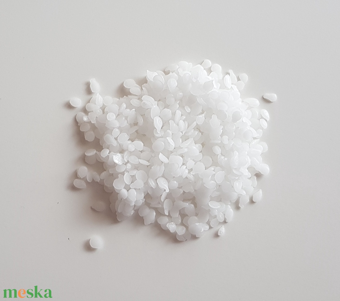 Paraffin gyertyaöntéshez (1 kg) - kellékek & szerszámok - vegyes alapanyag - Meska.hu Paraffin gyertyaöntéshez (1 kg) - kellékek & szerszámok - vegyes alapanyag - Meska.hu