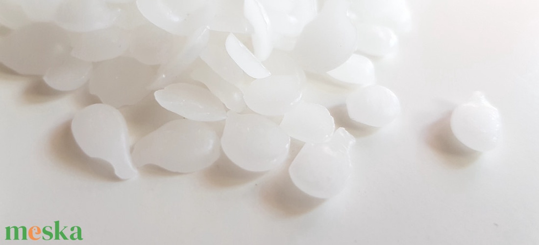 Gyertyaviasz, paraffin pasztilla (1 kg) - kellékek & szerszámok - vegyes alapanyag - Meska.hu
