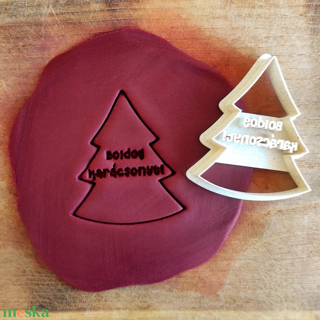 Fenyőfa alakú sütikiszúró Boldog Karácsonyt! felirattal - otthon & életmód - konyhafelszerelés, tálalás - sütés, főzés - sütikiszúró - Meska.hu