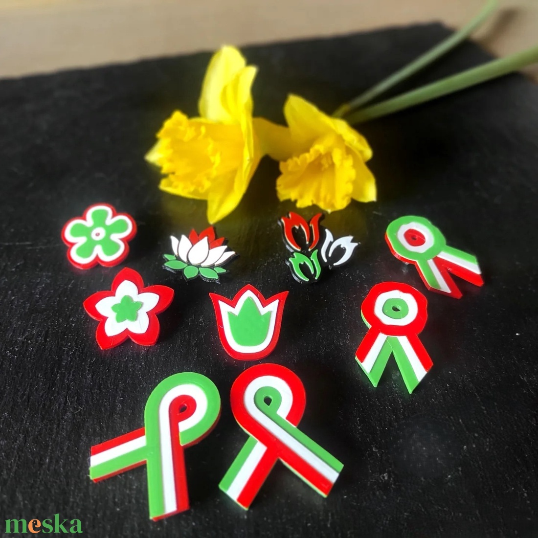 Kokárda - Többféle változatban - ékszer - kitűző és bross - Meska.hu