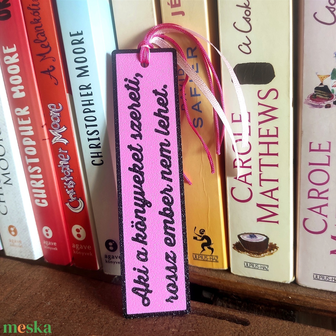 Feliratos könyvjelző - Aki a könyveket szereti, rossz ember nem lehet - könyv & zene - könyvjelző - Meska.hu