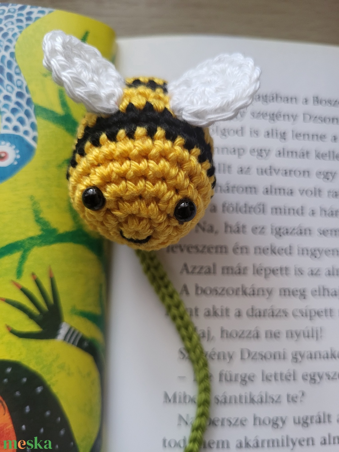 Méhecskés könyvjelző - könyv & zene - könyvjelző - Meska.hu
