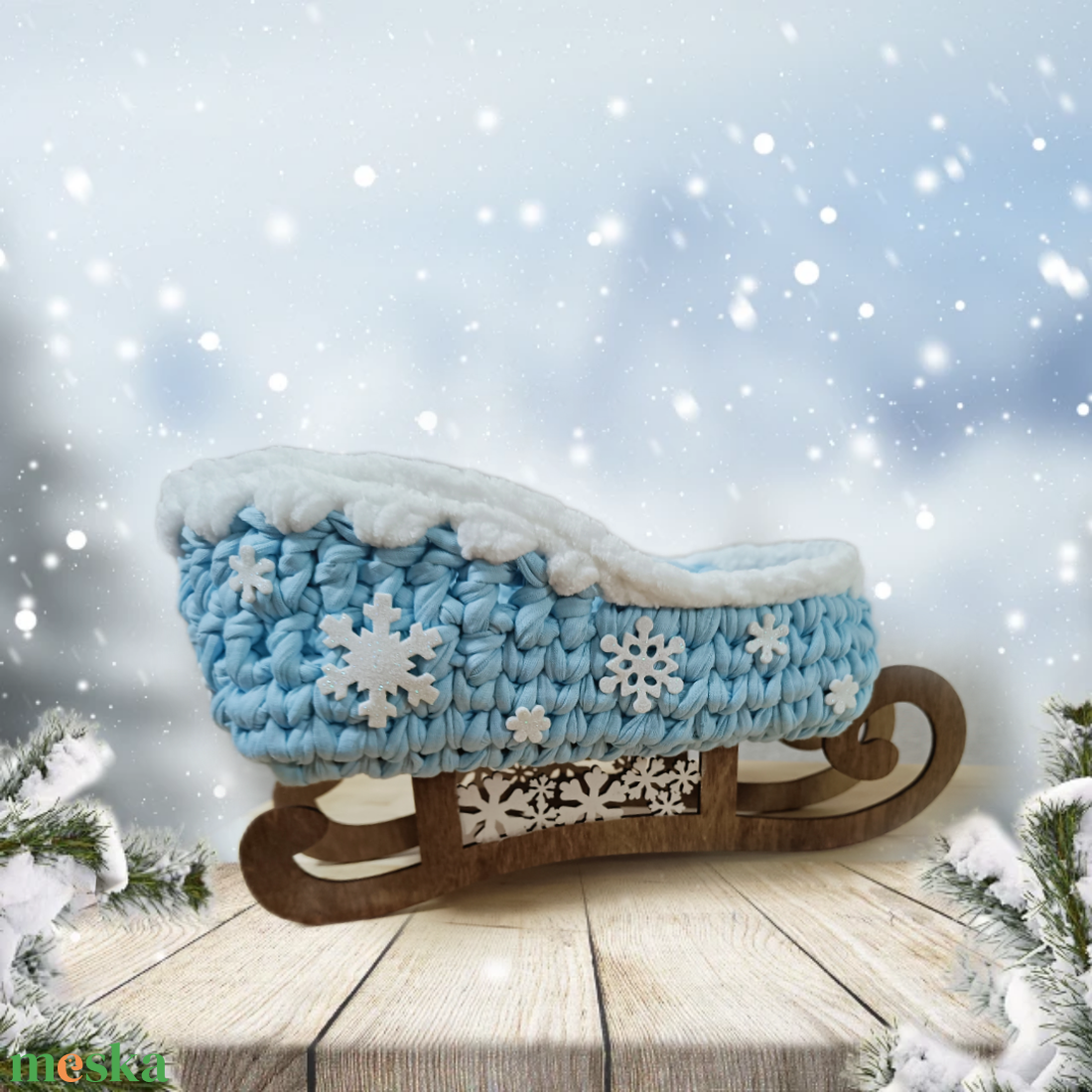 Horgolt szánkó fa alapon - karácsony - karácsonyi lakásdekoráció - karácsonyi lakásdíszek - Meska.hu