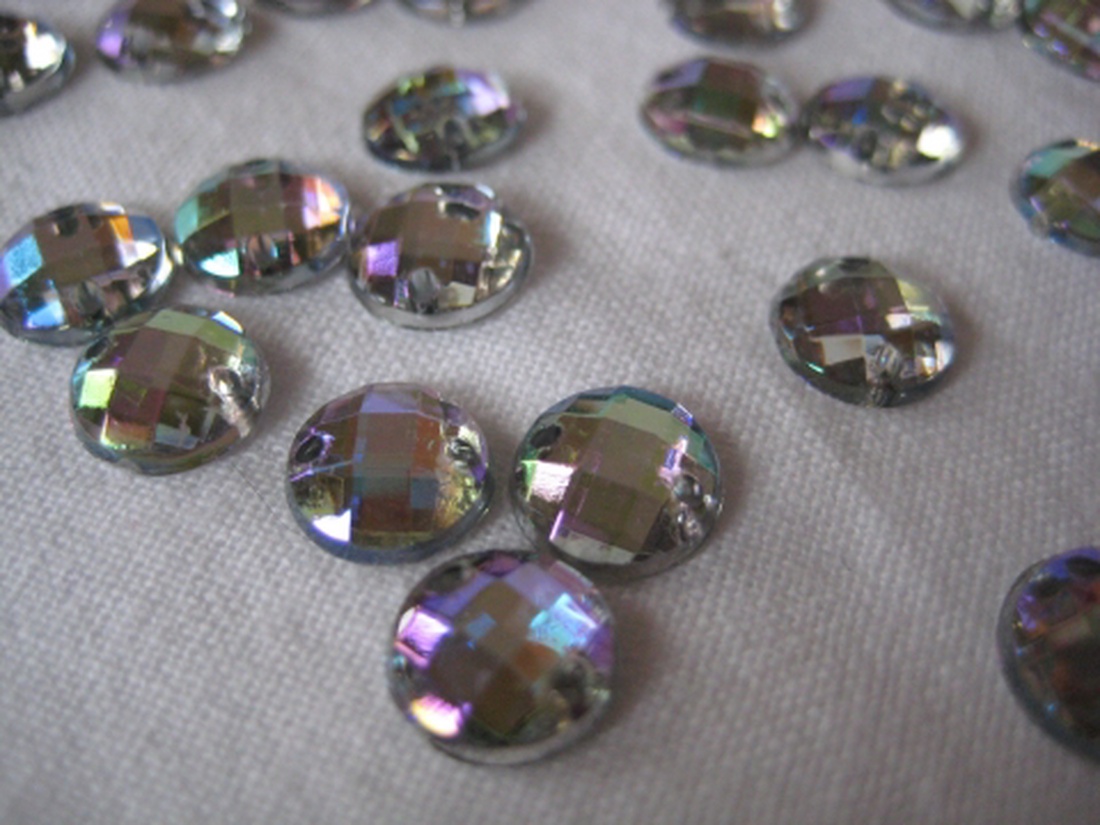 színjátszó srtasszkő (cabochon) - kellékek & szerszámok - gyöngyfűzés kellékek - flitter, strassz - Meska.hu