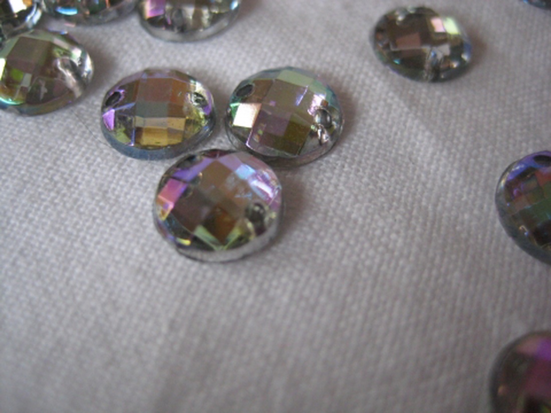 színjátszó srtasszkő (cabochon) - kellékek & szerszámok - gyöngyfűzés kellékek - flitter, strassz - Meska.hu