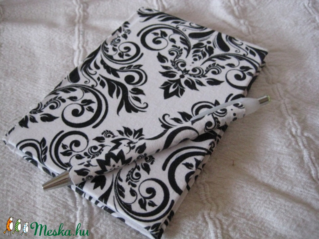 Fekete-fehér A/5-ös könyvecske+toll -  - Meska.hu