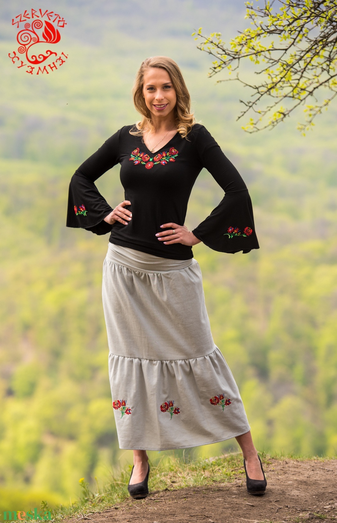 Boglárka tölcsér ujjú blúz Szervető-matyó hímzéssel - fekete - ruha & divat - női ruha - blúz - Meska.hu Boglárka tölcsér ujjú blúz Szervető-matyó hímzéssel - fekete - ruha & divat - női ruha - blúz - Meska.hu