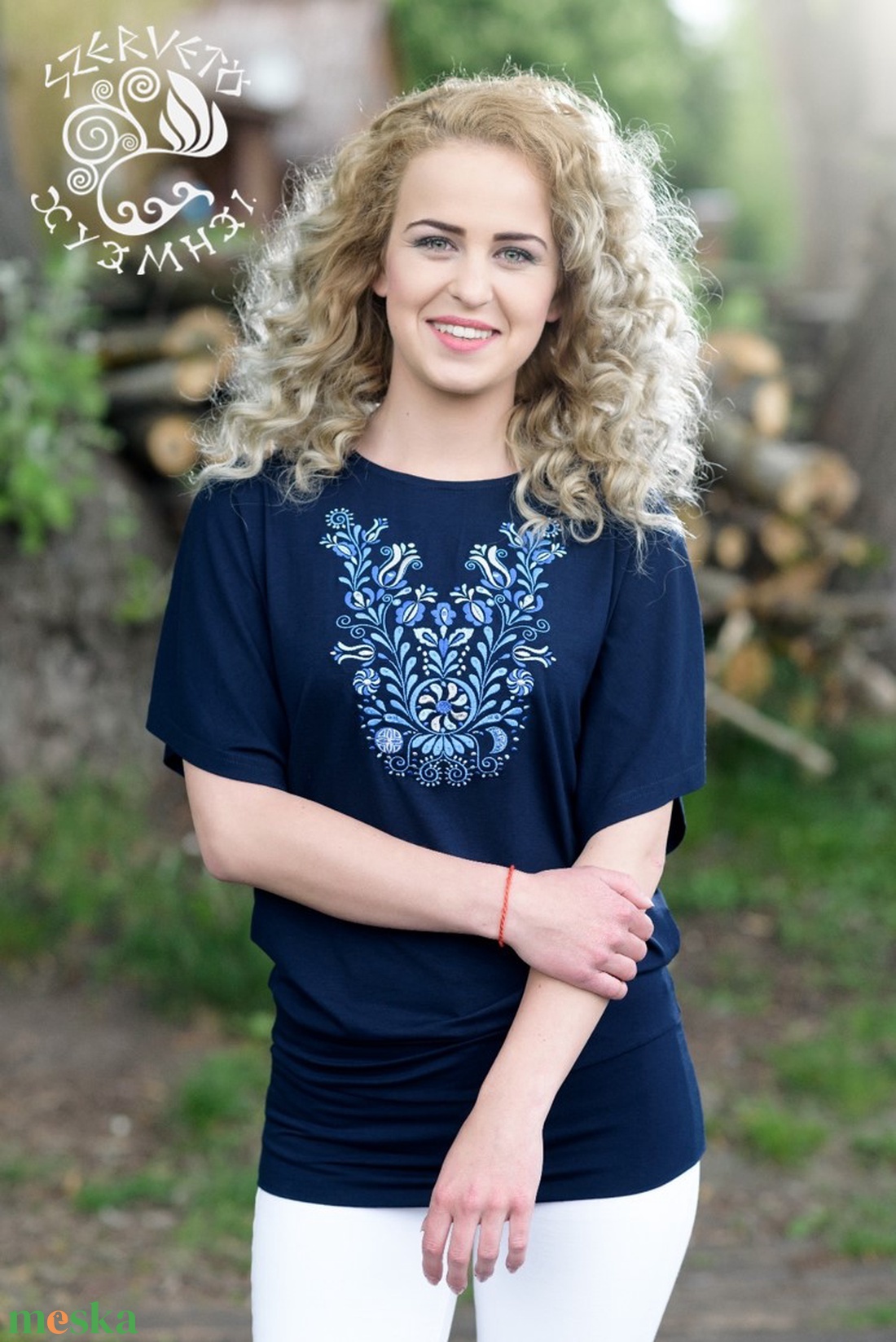 Szervető-jászsági denevérujjas blúz - kékkel hímzett - ruha & divat - női ruha - blúz - Meska.hu Szervető-jászsági denevérujjas blúz - kékkel hímzett - ruha & divat - női ruha - blúz - Meska.hu