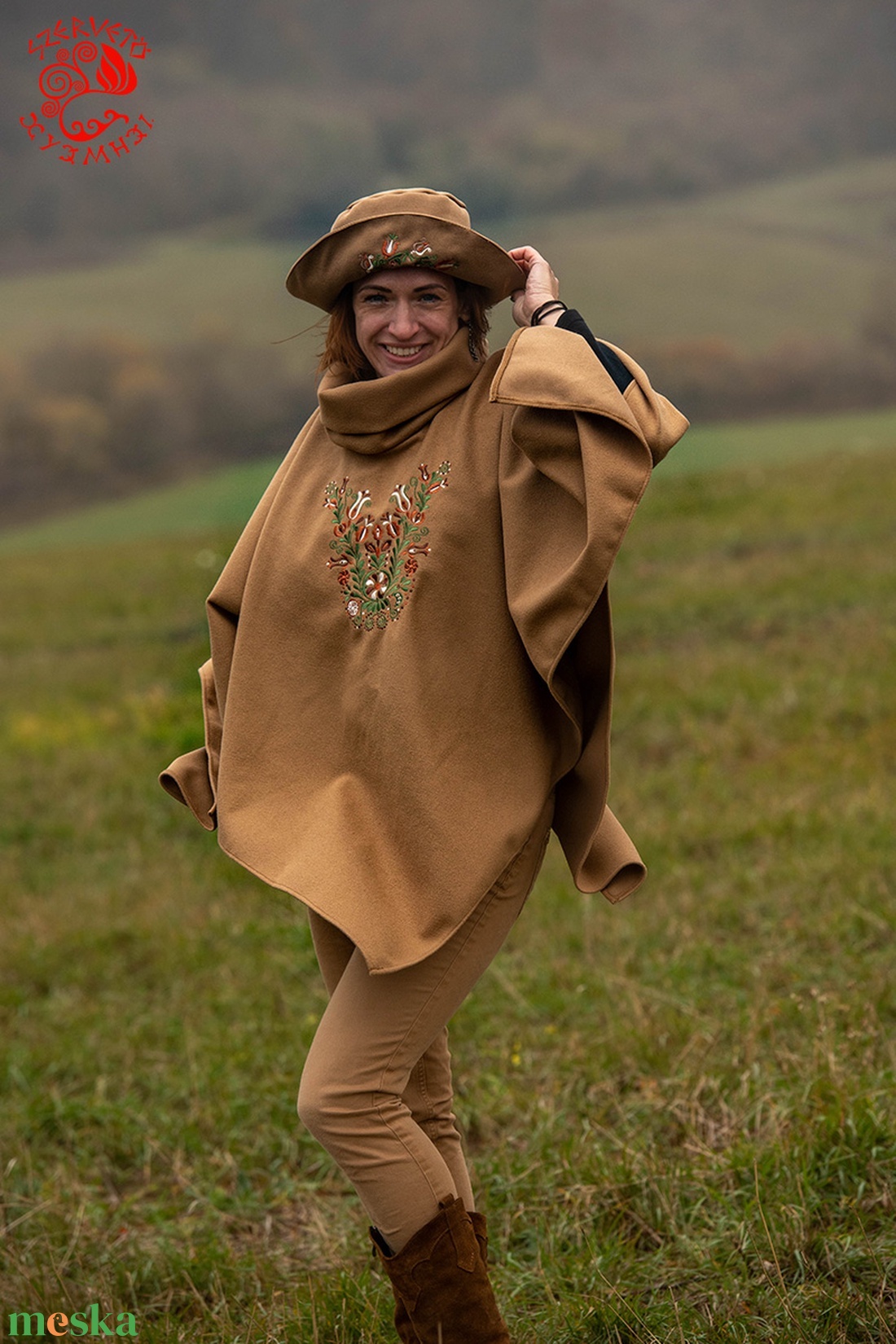 Szervető-jászsági poncsó - bézs - ruha & divat - női ruha - poncsó - Meska.hu