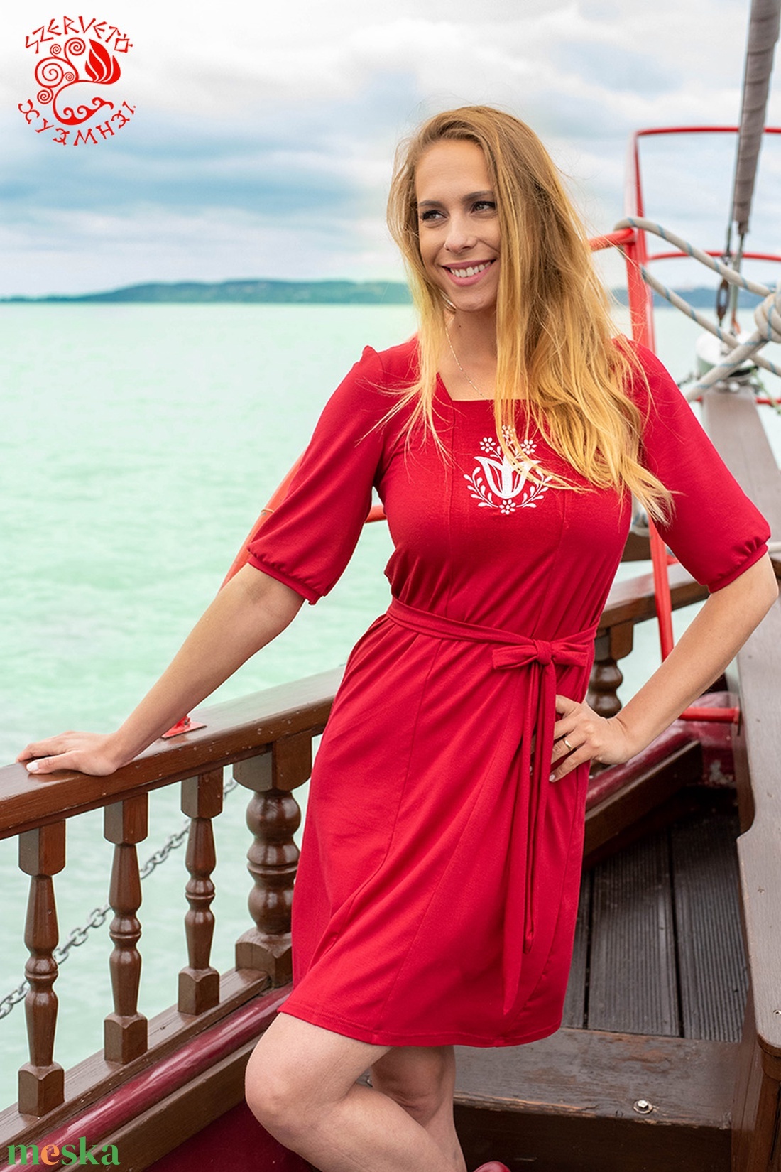 Dalma ruha Szervető-Fejér megyei tulipán hímzéssel - piros-fehér - ruha & divat - női ruha - ruha - Meska.hu