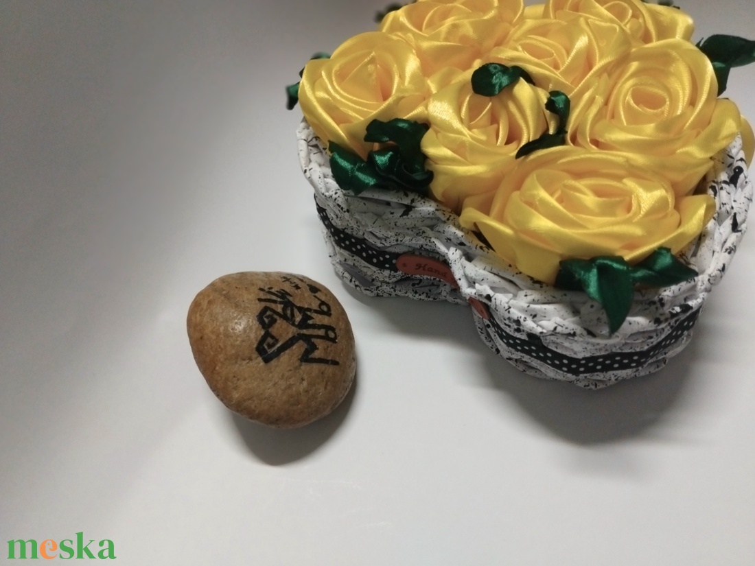 SzeviMaMa rózsabox (2.variáció) - otthon & életmód - dekoráció - asztal és polc dekoráció - asztaldísz - Meska.hu