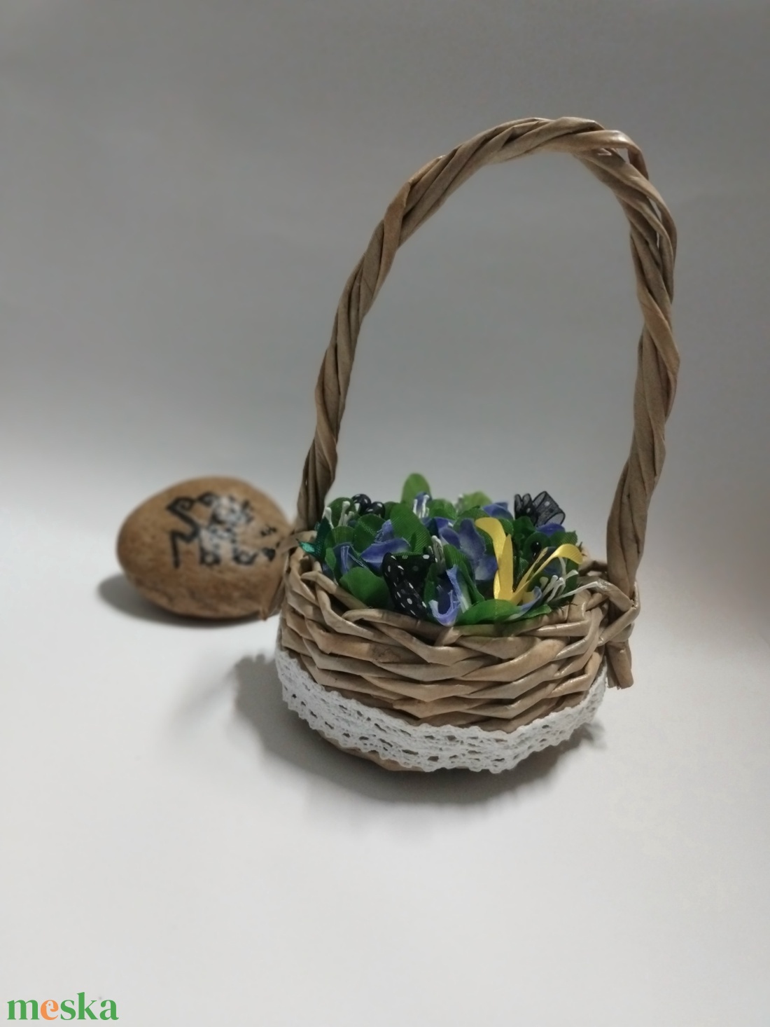 Selyem virág kosárban - otthon & életmód - dekoráció - asztal és polc dekoráció - asztaldísz - Meska.hu