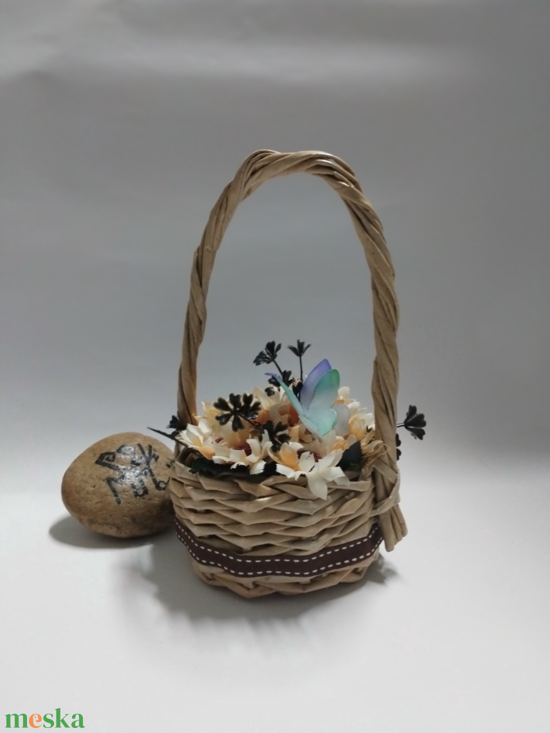 Selyem virág kosárban - otthon & életmód - dekoráció - asztal és polc dekoráció - asztaldísz - Meska.hu