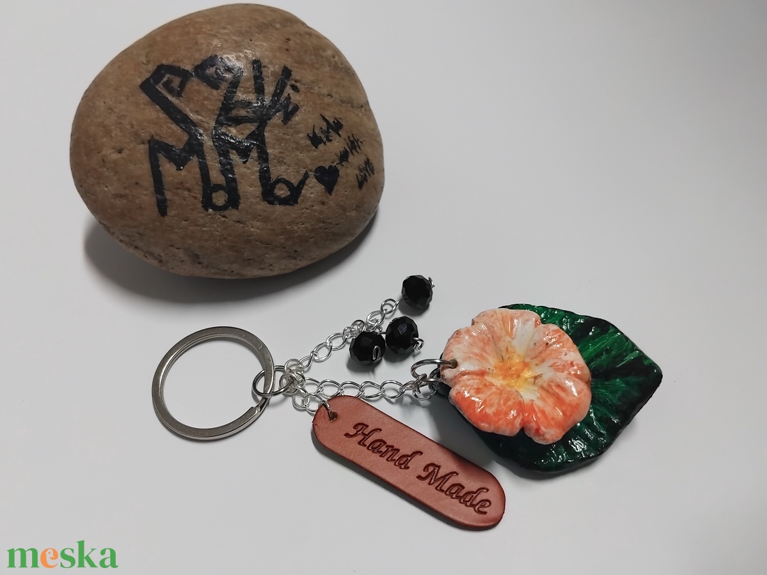 PoToDoRa � Kézműves agyagvirágos kulcstartó/táskadísz vintage dísztokban - táska & tok - kulcstartó & táskadísz - kulcstartó - Meska.hu