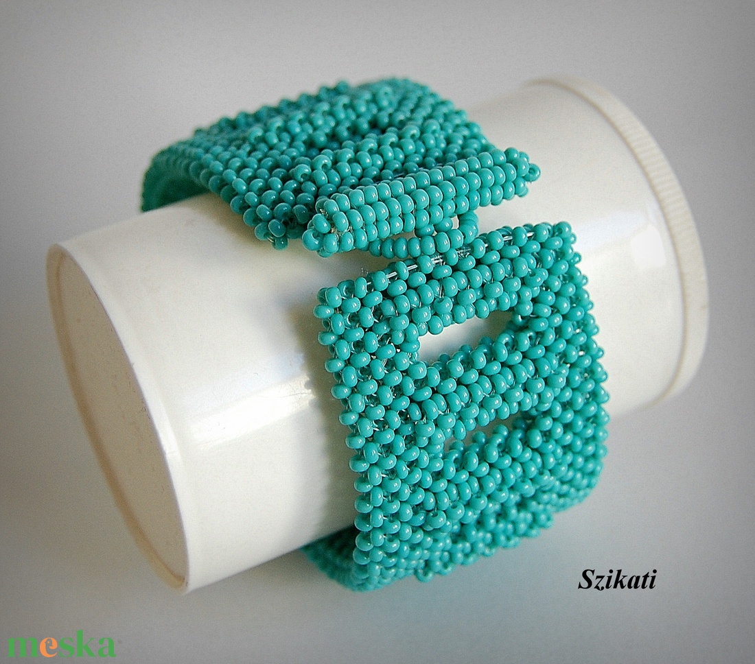 Türkiz - ezüst gyöngyfűzött karkötő - ékszer - karkötő - széles karkötő - Meska.hu Türkiz - ezüst gyöngyfűzött karkötő - ékszer - karkötő - széles karkötő - Meska.hu