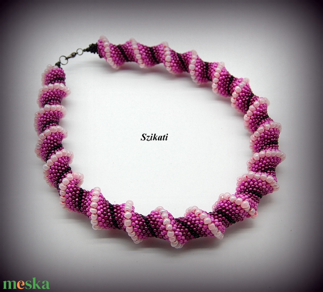 Pink gyöngyfűzött nyaklánc - ékszer - nyaklánc - gyöngyös nyaklánc - Meska.hu Pink gyöngyfűzött nyaklánc - ékszer - nyaklánc - gyöngyös nyaklánc - Meska.hu