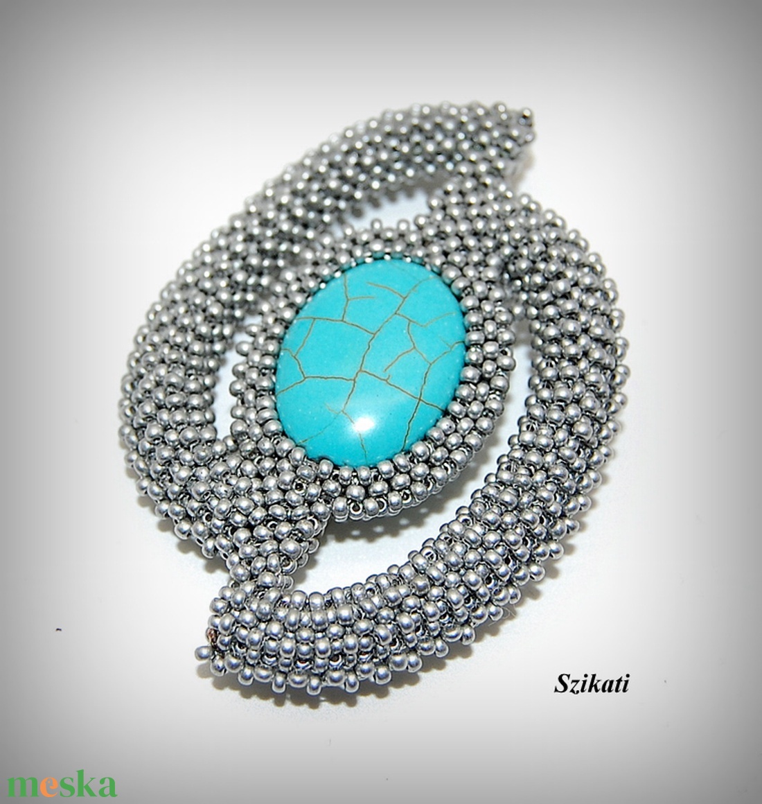 Türkiz - ezüst gyöngyfűzött kitűző - ékszer - kitűző és bross - Meska.hu