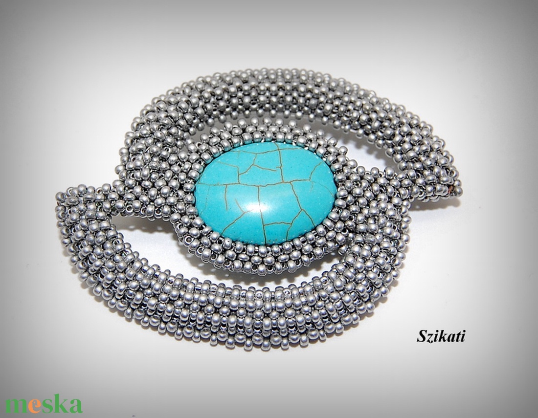 Türkiz - ezüst gyöngyfűzött kitűző - ékszer - kitűző és bross - Meska.hu