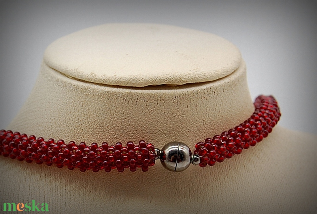 Piros gyöngyfűzött nyakék - ékszer - nyaklánc - gyöngyös nyaklánc - Meska.hu Piros gyöngyfűzött nyakék - ékszer - nyaklánc - gyöngyös nyaklánc - Meska.hu