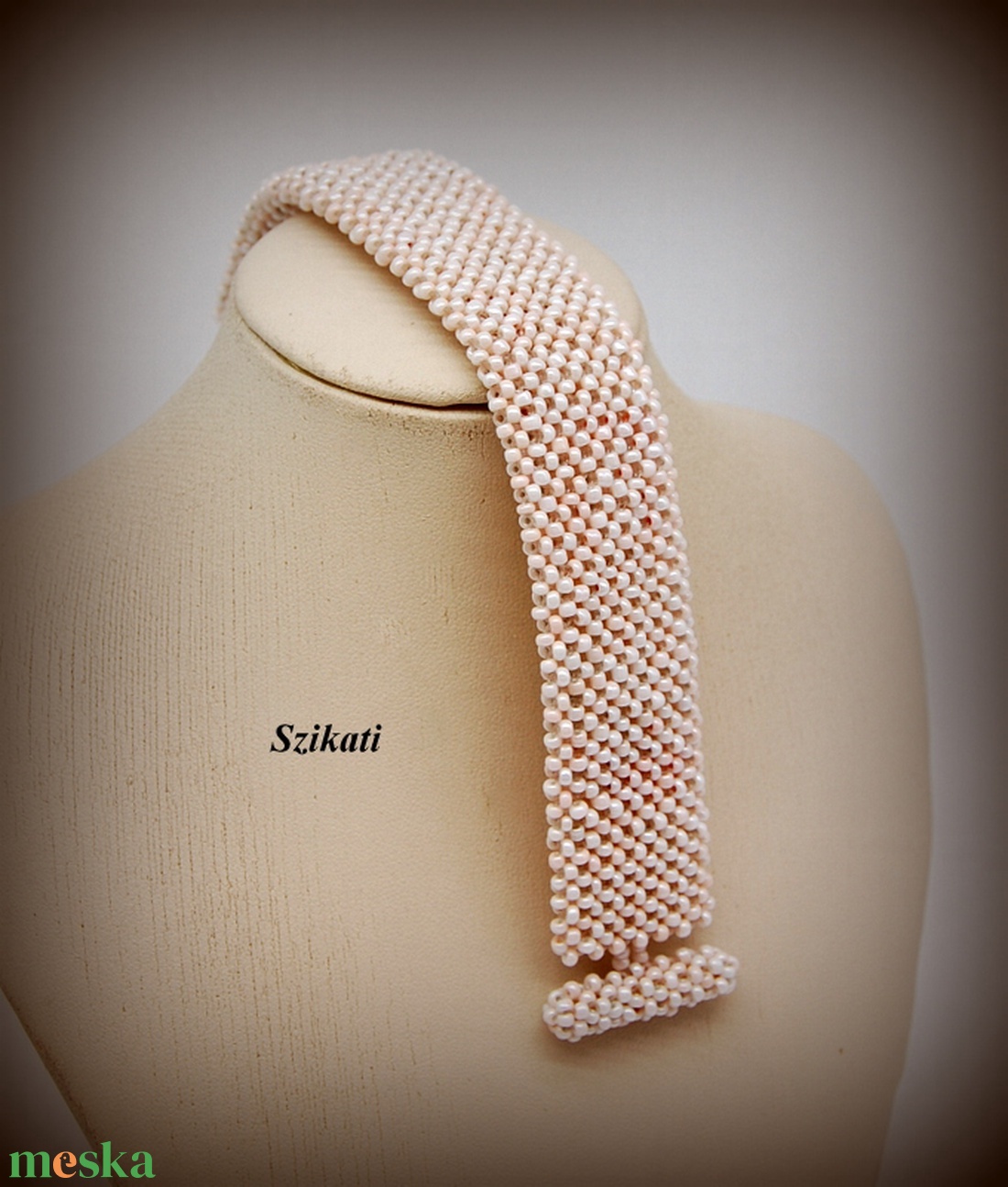 Beige fémmentes gyöngyfűzött karkötő - ékszer - karkötő - gyöngyös karkötő - Meska.hu Beige fémmentes gyöngyfűzött karkötő - ékszer - karkötő - gyöngyös karkötő - Meska.hu
