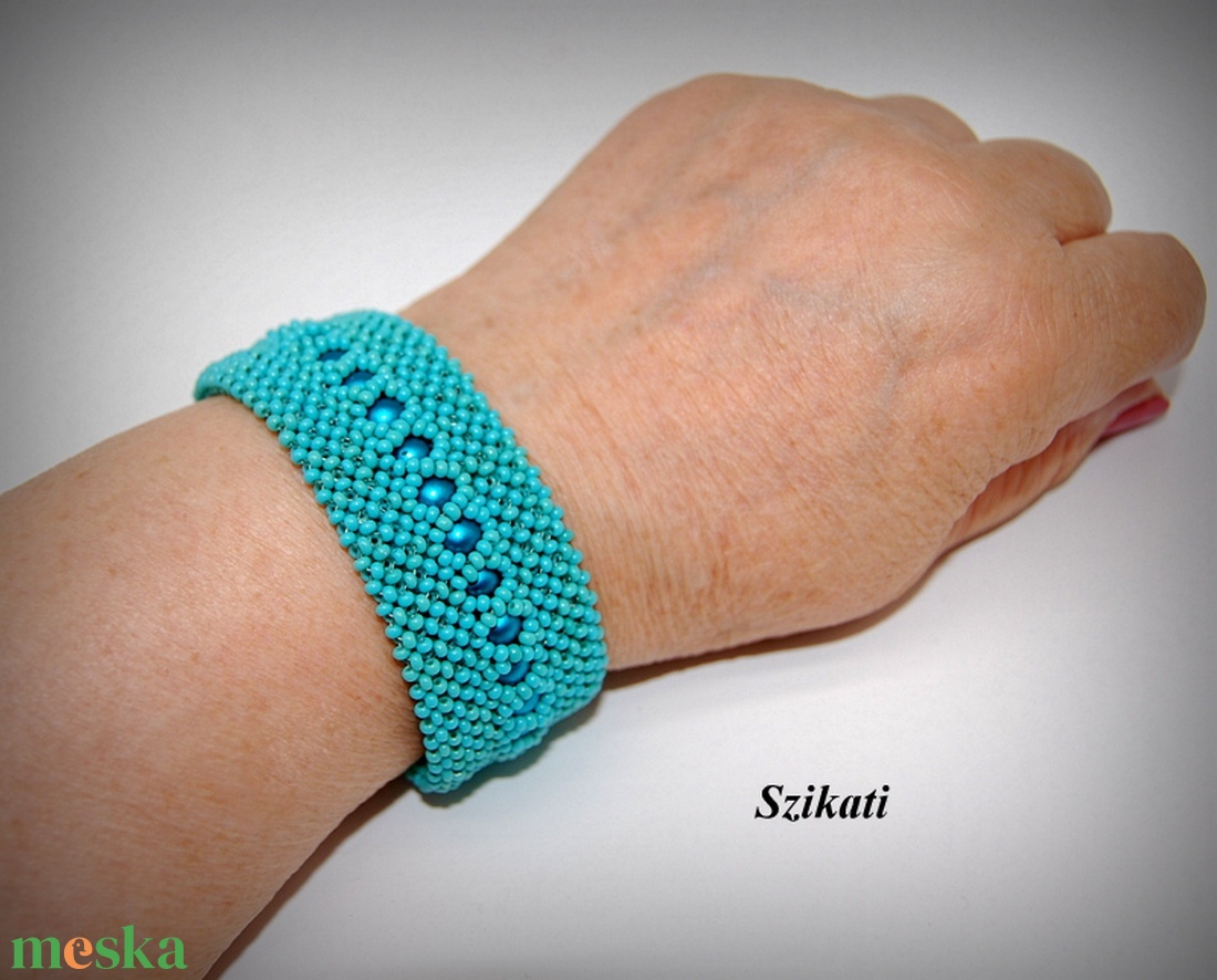 Türkiz fémmentes gyöngyfűzött karkötő pávakék teklagyönggyel - ékszer - karkötő - gyöngyös karkötő - Meska.hu Türkiz fémmentes gyöngyfűzött karkötő pávakék teklagyönggyel - ékszer - karkötő - gyöngyös karkötő - Meska.hu