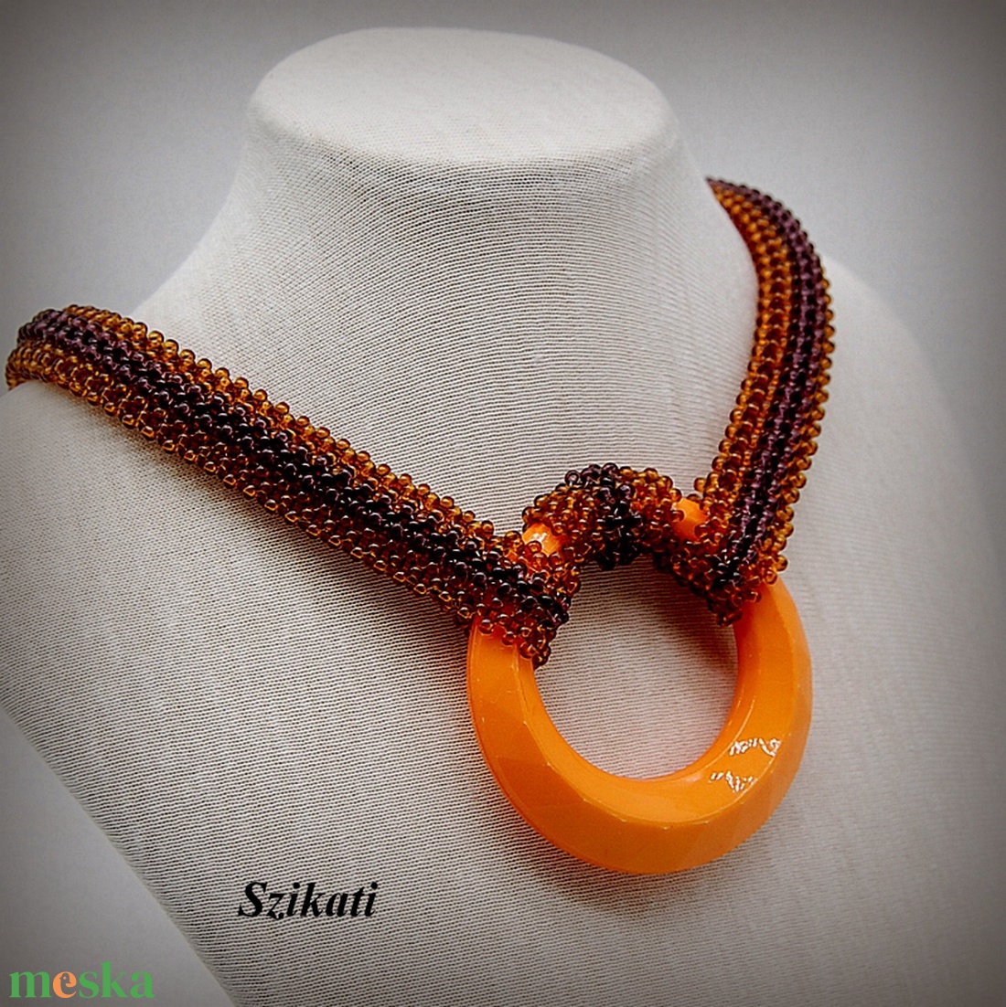 Barna - narancs gyöngyfűzött nyakék - ékszer - nyaklánc - gyöngyös nyaklánc - Meska.hu