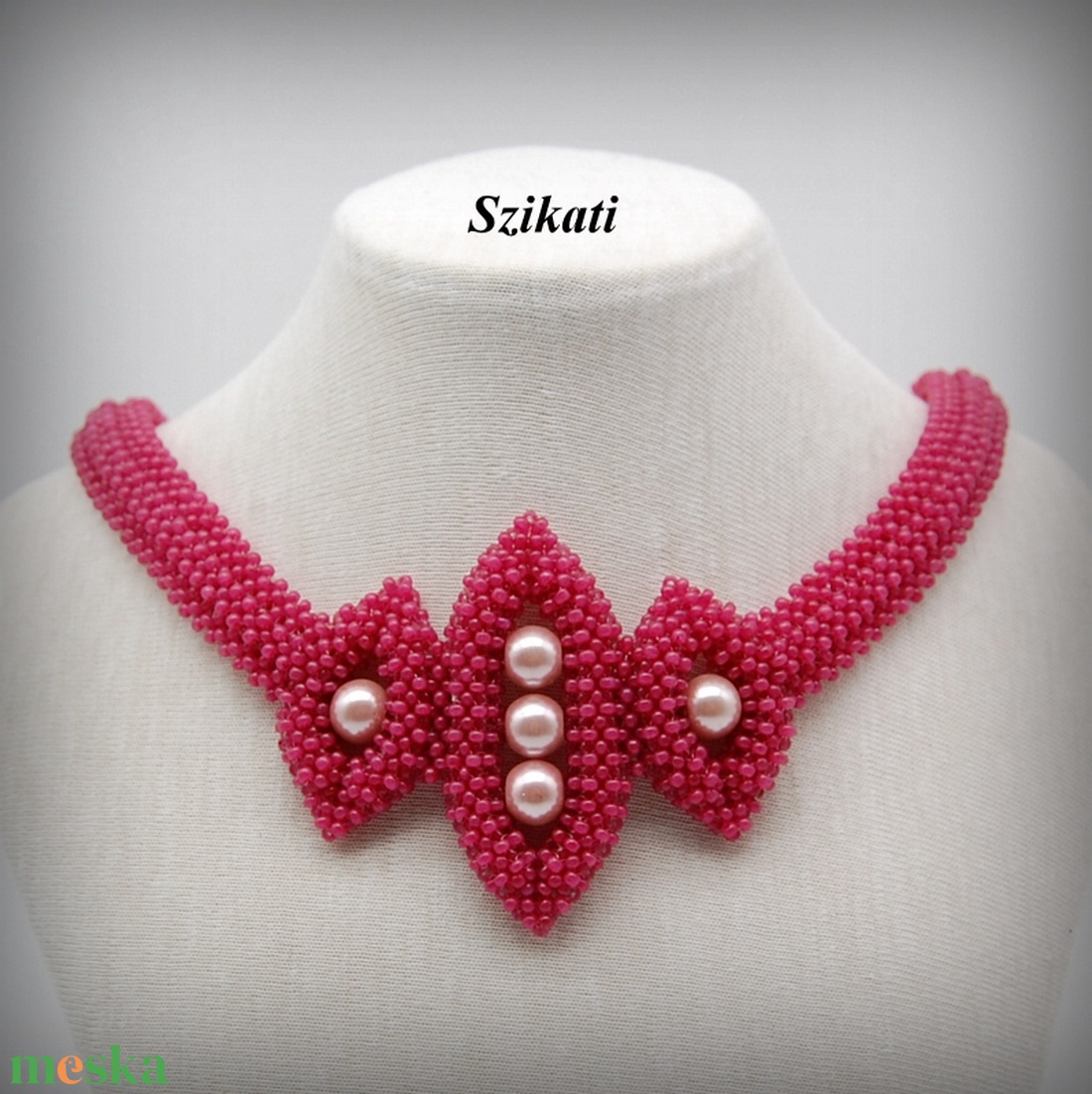 Mályva színű gyöngyfűzött nyakék - ékszer - nyaklánc - gyöngyös nyaklánc - Meska.hu