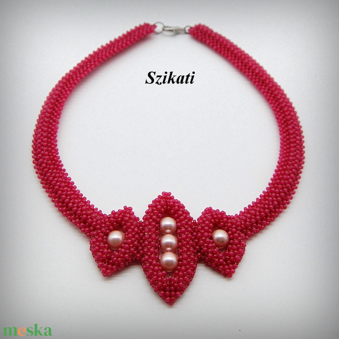 Mályva színű gyöngyfűzött nyakék - ékszer - nyaklánc - gyöngyös nyaklánc - Meska.hu