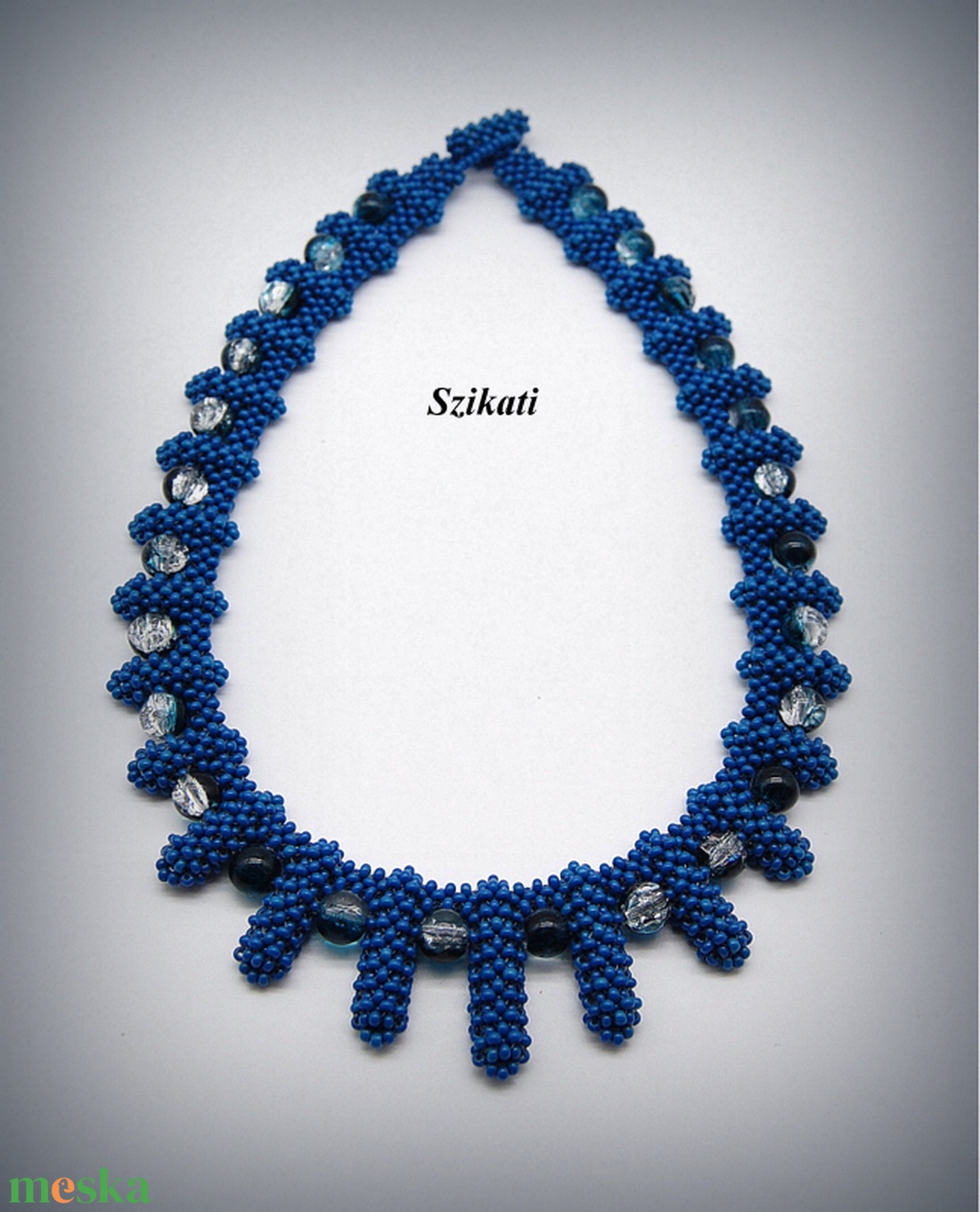 Kék fémmentes gyöngyfűzött nyakék - ékszer - nyaklánc - gyöngyös nyaklánc - Meska.hu