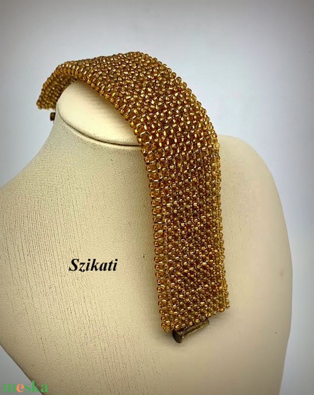 Óarany gyöngyfűzött széles karkötő - ékszer - karkötő - széles karkötő - Meska.hu