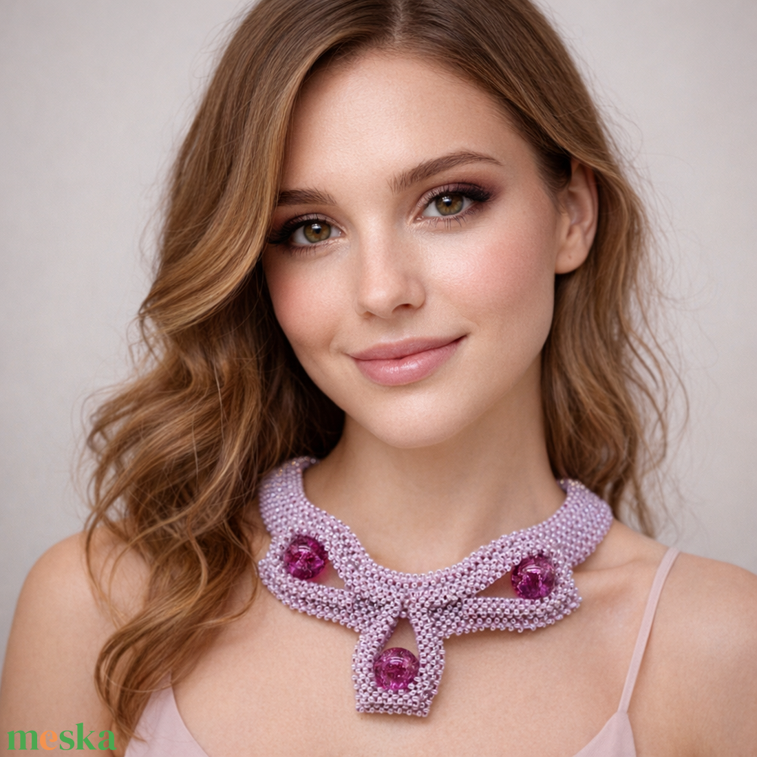 Lila fémmentes gyöngyfűzött nyakék - ékszer - nyaklánc - statement nyaklánc - Meska.hu