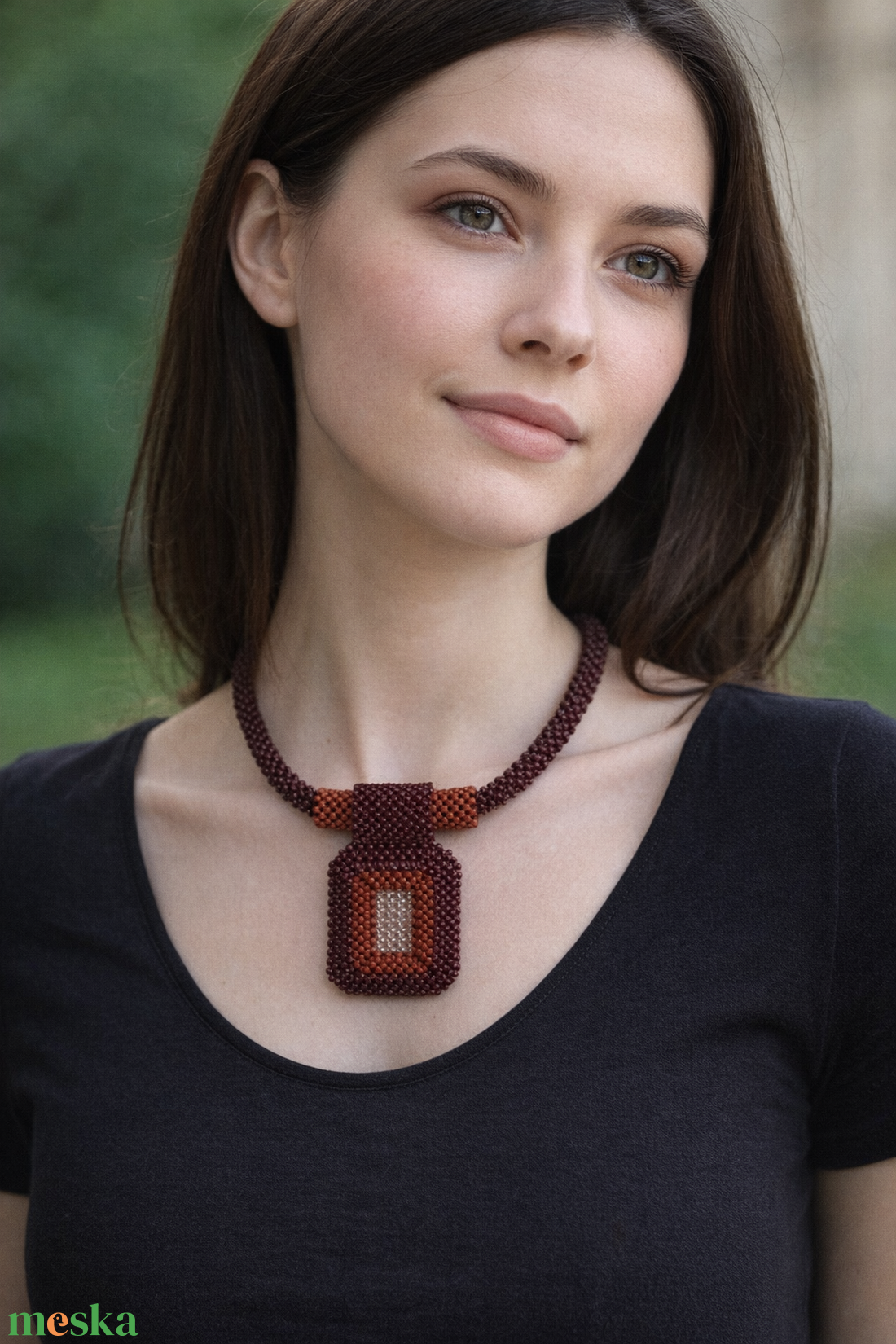 Barna gyöngyfűzött nyaklánc levehető medállal - ékszer - nyaklánc - medálos nyaklánc - Meska.hu