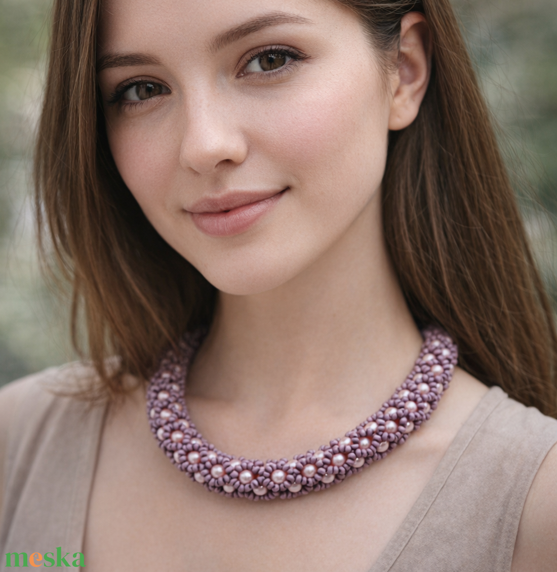 Lila gyöngyfűzött nyakék teklagyönggyel - ékszer - nyaklánc - gyöngyös nyaklánc - Meska.hu