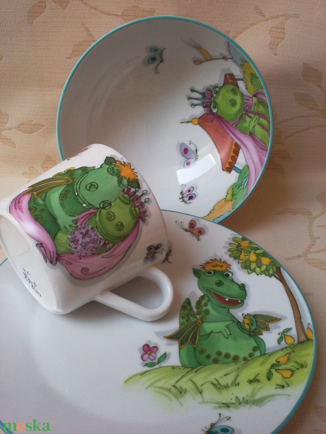 Süsüs mintával festett porcelán gyermek étkészlet - otthon & lakás - konyhafelszerelés, tálalás - tálalás - bögre & csésze - Meska.hu Süsüs mintával festett porcelán gyermek étkészlet - otthon & lakás - konyhafelszerelés, tálalás - tálalás - bögre & csésze - Meska.hu