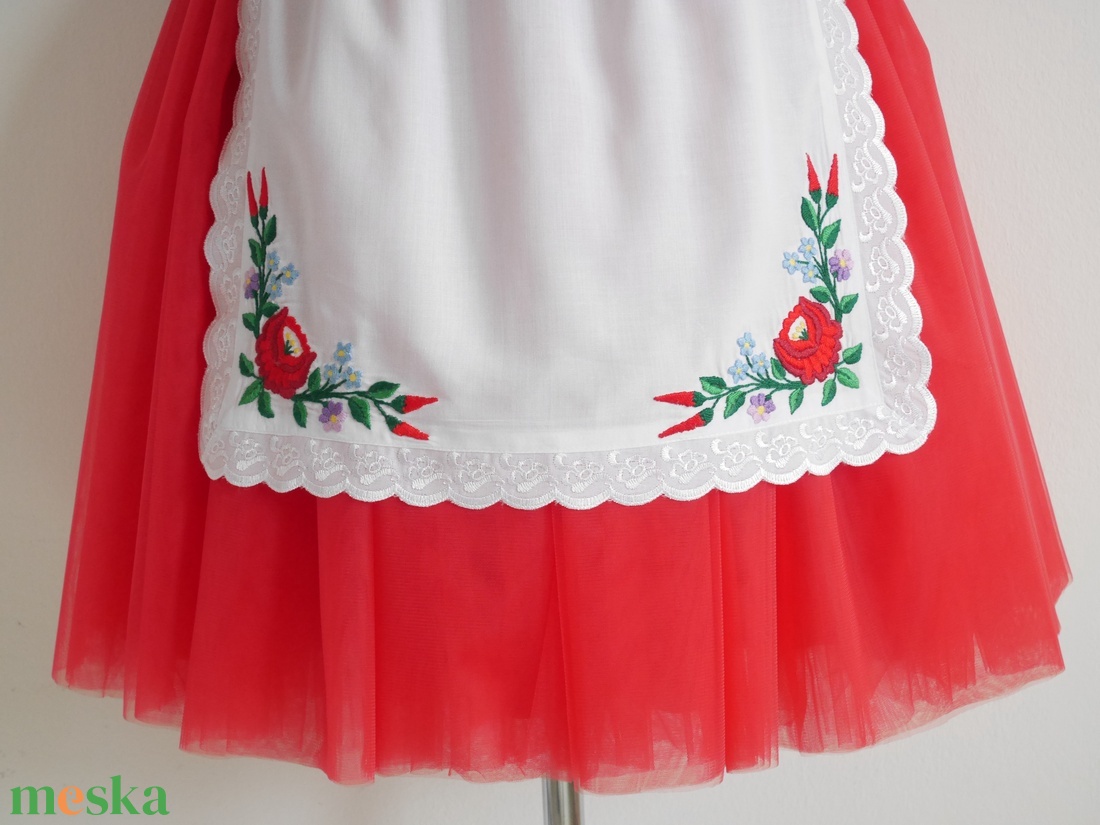 Kalocsai mintás hímzett kötény - otthon & életmód - konyhafelszerelés, tálalás - konyhai textil - kötény - Meska.hu Kalocsai mintás hímzett kötény - otthon & életmód - konyhafelszerelés, tálalás - konyhai textil - kötény - Meska.hu