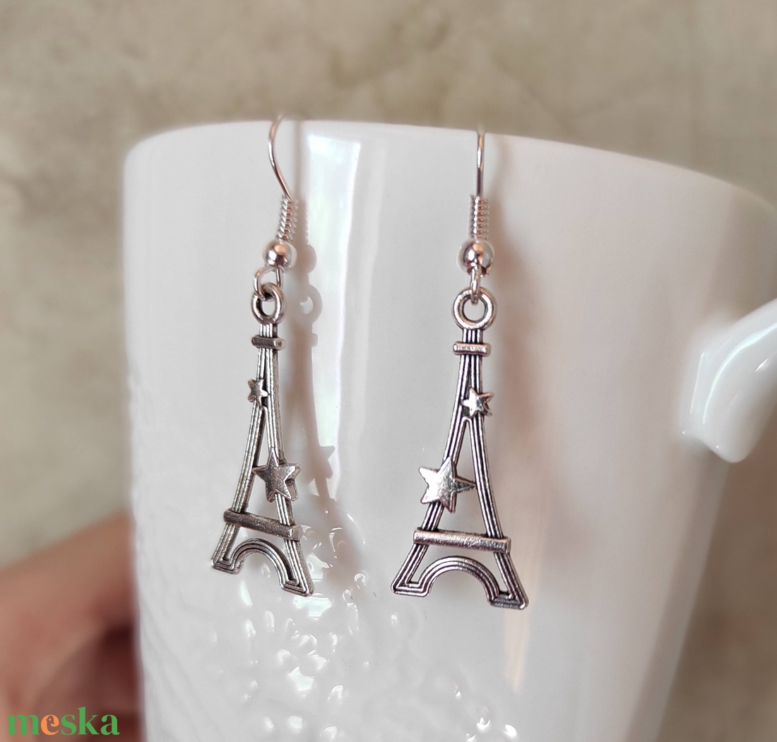 Eiffel figurás lógós fülbevaló - ékszer - fülbevaló - lógó fülbevaló - Meska.hu Eiffel figurás lógós fülbevaló - ékszer - fülbevaló - lógó fülbevaló - Meska.hu