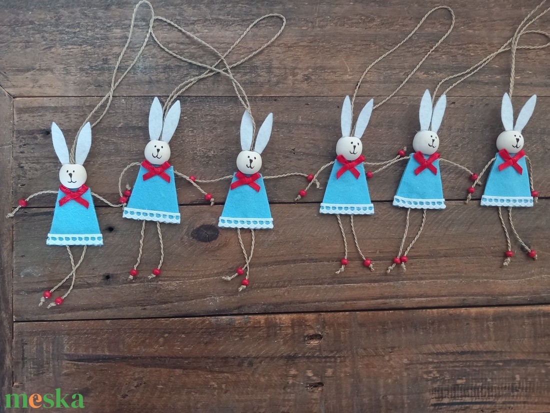  Barkadísz nyuszik piros-kékben - ünnepi díszek, dekorációk - húsvéti díszek és dekorációk - húsvéti tojásfadíszek - Meska.hu