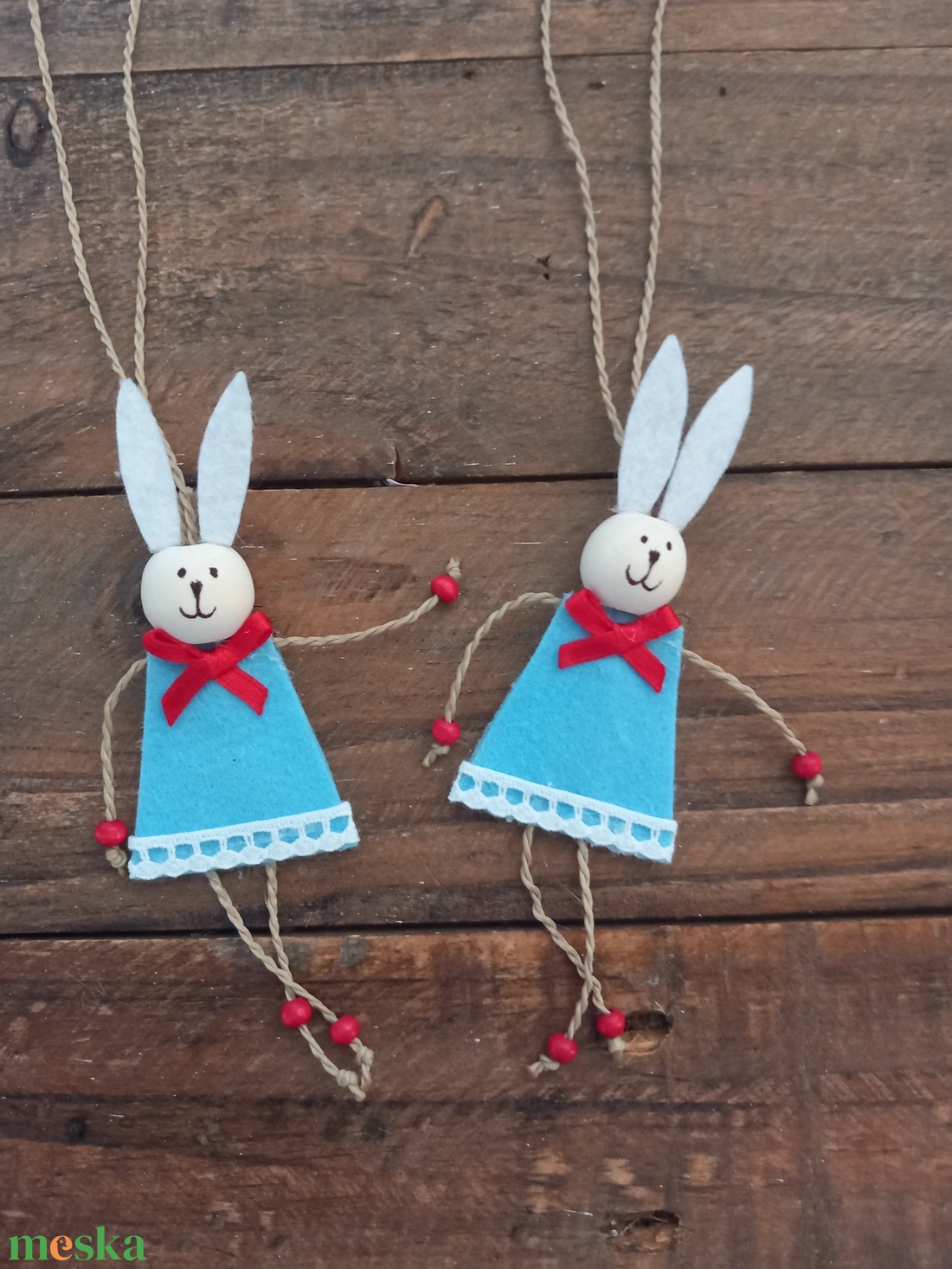  Barkadísz nyuszik piros-kékben - ünnepi díszek, dekorációk - húsvéti díszek és dekorációk - húsvéti tojásfadíszek - Meska.hu
