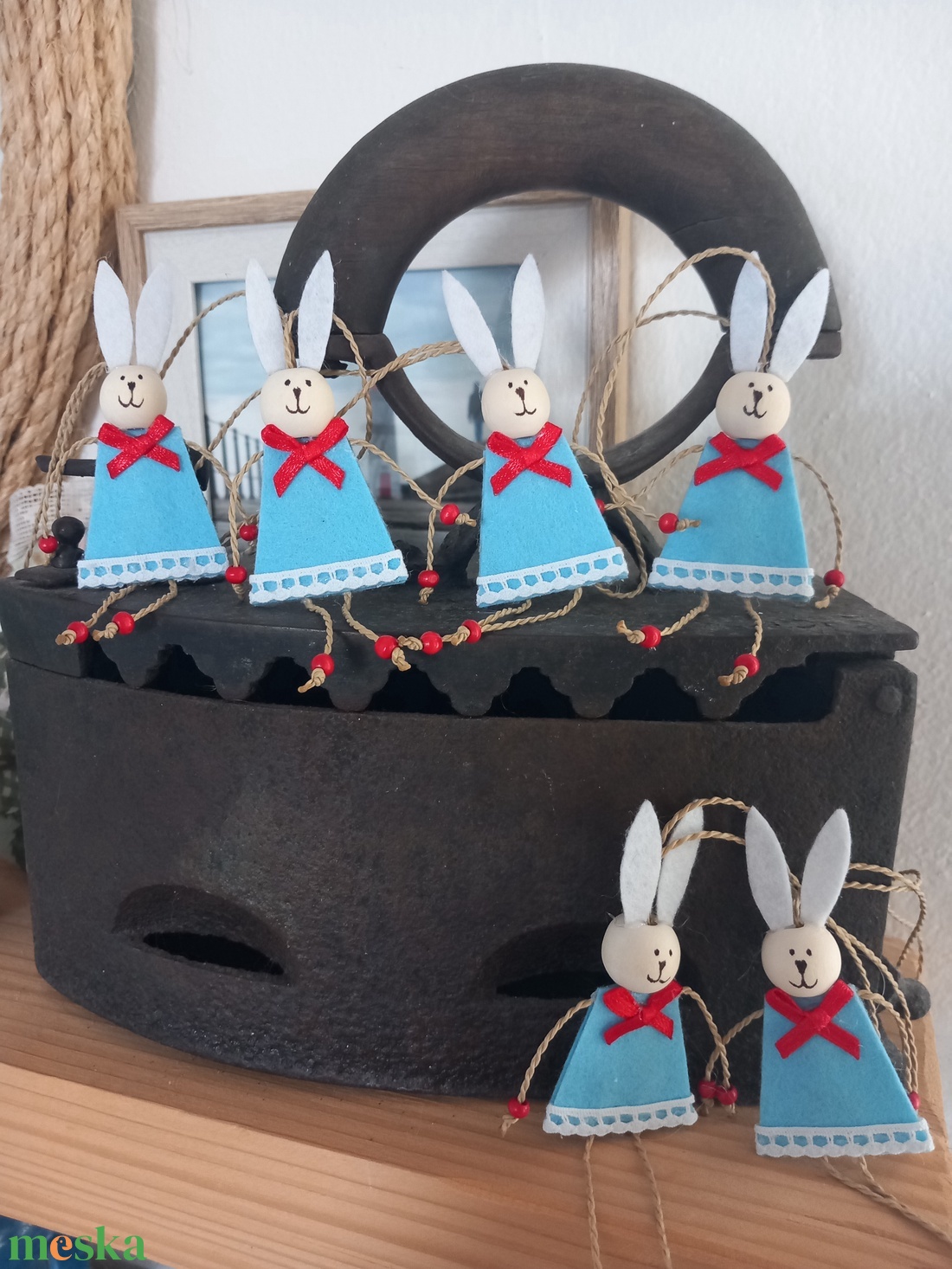  Barkadísz nyuszik piros-kékben - ünnepi díszek, dekorációk - húsvéti díszek és dekorációk - húsvéti tojásfadíszek - Meska.hu