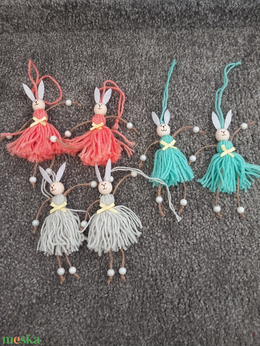 Fonalnyuszik 3 színben :) - otthon & életmód - dekoráció - fali és függő dekoráció - függődísz - Meska.hu