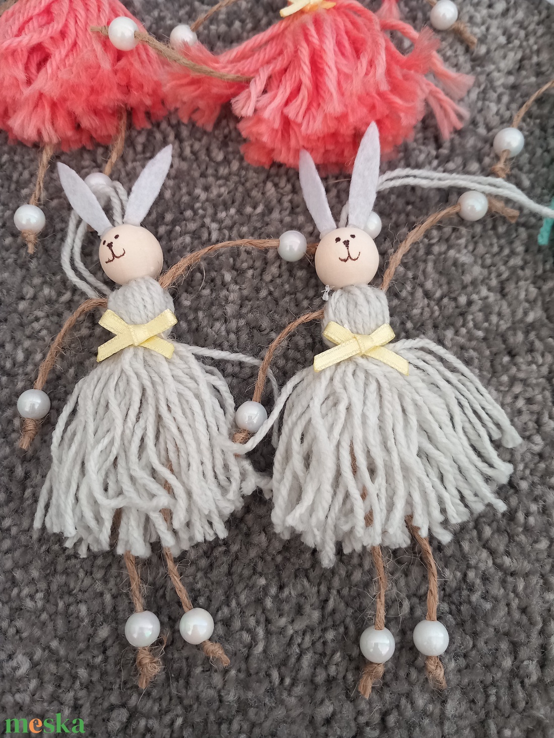 Fonalnyuszik 3 színben :) - otthon & életmód - dekoráció - fali és függő dekoráció - függődísz - Meska.hu