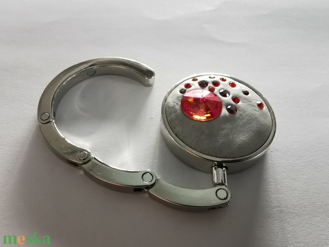 Swarovski kristályos táska akasztó! - táska & tok - kulcstartó & táskadísz - táskaakasztó - Meska.hu Swarovski kristályos táska akasztó! - táska & tok - kulcstartó & táskadísz - táskaakasztó - Meska.hu