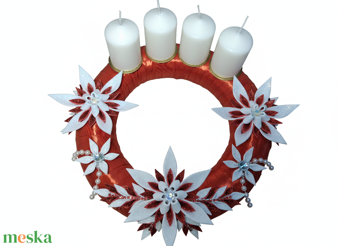 Adventi koszorú csillámos dekorgumi virágokkal, gyertyákkal.Piros-fehér - karácsony - adventi díszek - adventi koszorú - Meska.hu