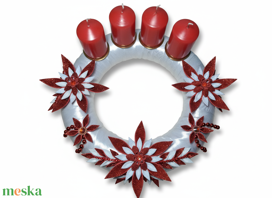 Adventi koszorú csillámos dekorgumi virágokkal, gyertyákkal.Fehér-piros - karácsony - adventi díszek - adventi koszorú - Meska.hu
