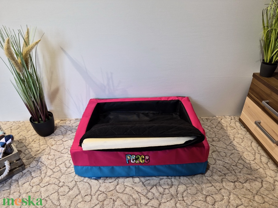 Lehúzható és mosható víz, szőr és kaparásálló kutyafekhely, kutyaágy - otthon & életmód - kisállatoknak - kutyáknak - kutya fekhelyek, házak - Meska.hu